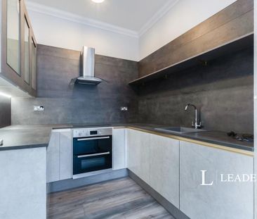 2 bedroom flat to rent - Photo 6