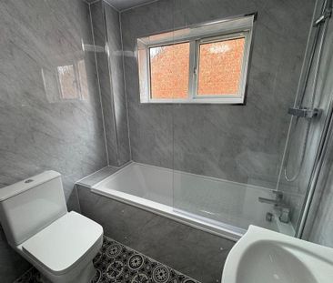 3 bedroom end of terrace house to rent - Photo 4