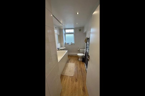 Room in a Shared Flat, Fellows Court, E2 - Photo 1