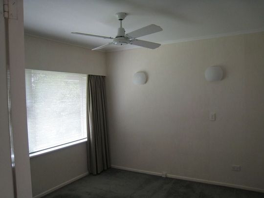 Milford sunny two bedroom unit - Photo 1