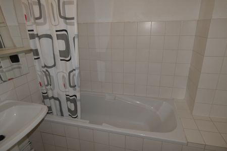 Location Appartement 2 pièces 40m² BEAUNE 21200 - Photo 3