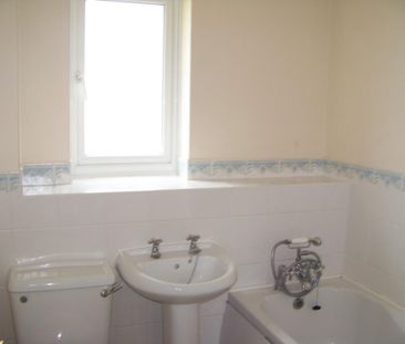 2 bedroom terraced house to rent - Photo 6