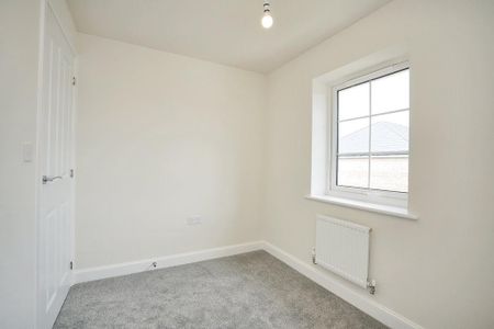 4 bedroom detached house to rent - Photo 2