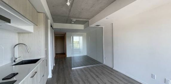 ART SHOPPE: Charming Jr 1 Bedroom Condo For Rent Mid Toronto - Photo 2