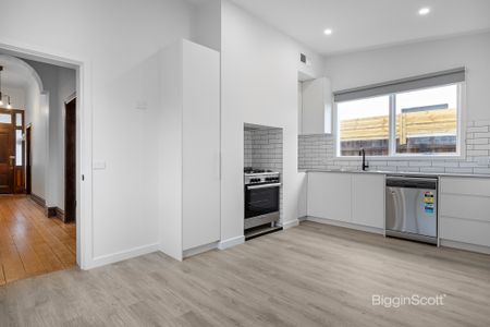 Charming Three-Bedroom Home in the Heart of Richmond - Photo 2