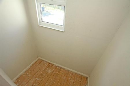 2 bedroom end of terrace house to rent - Photo 4