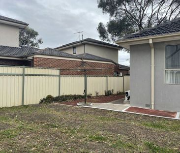 8 Oak Court, Braybrook, VIC 3019 - Photo 1