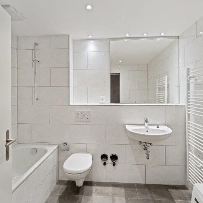 Appartement rénové dans un quartier résidentiel calme au milieu d’un magnifique cadre verdoyant - Foto 1