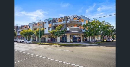 Modern Three-Bedroom Apartment in the Heart of Toongabbie - Photo 5
