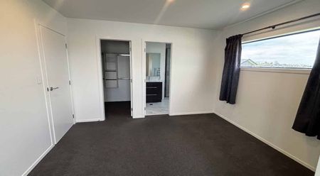 TOWNHOUSE WITH RURAL VIEWS - Photo 3