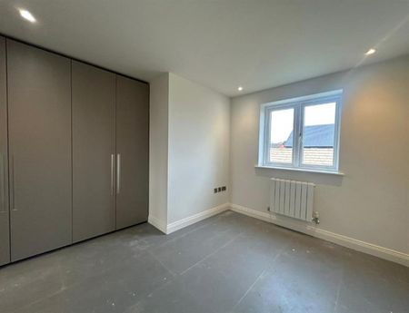 4 Bedroom Detached Available Arranging tenancy - Photo 3