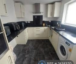 3 bedroom terraced house to rent - Photo 6