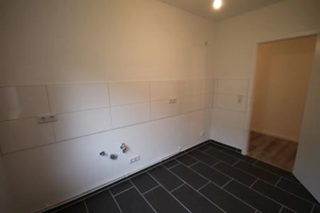 ERSTBEZUG NACH SANIERUNG! 3-Zimmer Wohnung mit Balkon - Foto 3