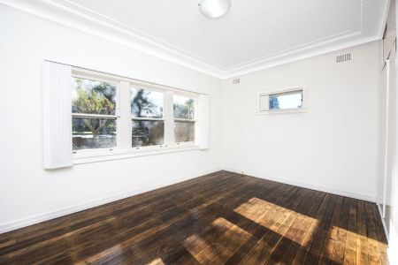 Low Maintenance Family Home - Photo 2