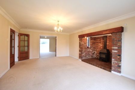 24 Manor Park, Comber, BT23 5FW - Photo 2