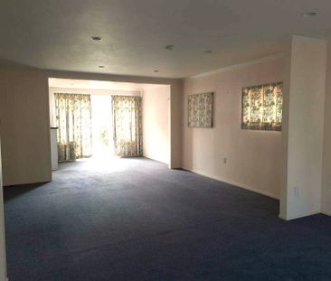 Greenwoods Corner - Photo 2