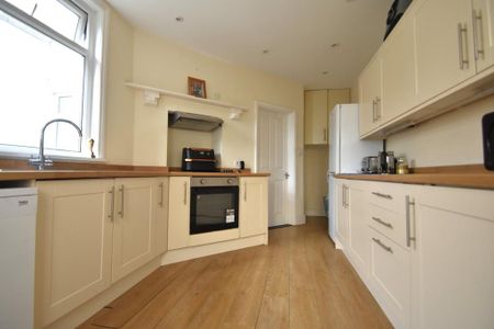 3 bedroom terraced house to rent - Photo 3