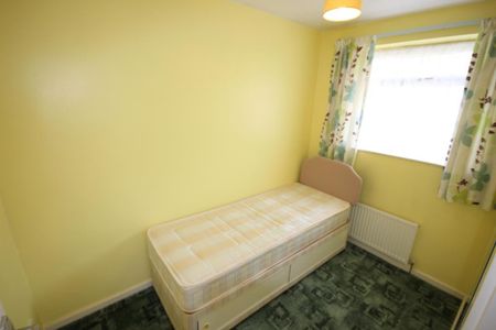 2 bedroom semi-detached house to rent - Photo 2