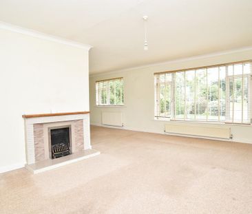 2 bedroom detached bungalow to rent - Photo 2