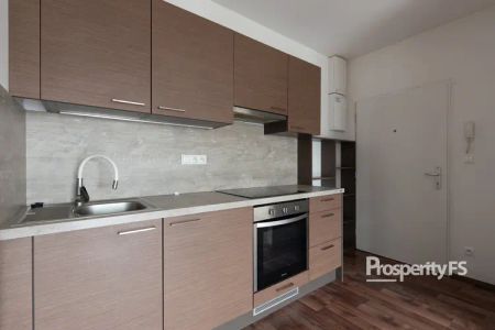 Pronájem bytu 2+kk 37 m - Fotografie 4