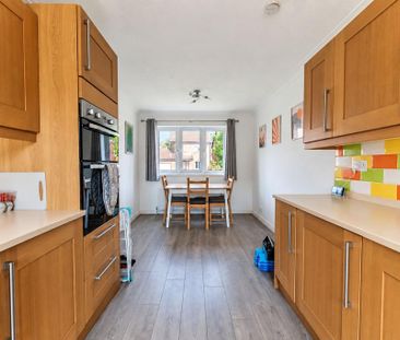 3 bedroom detached house to rent - Photo 2