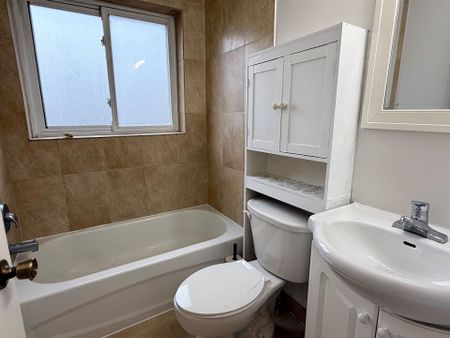 For Lease - 66 Mericourt Road Unit# 7, Hamilton, Ontario - Photo 5