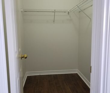 For Lease - 38 Lang Drive, Barrie, Ontario - Photo 2