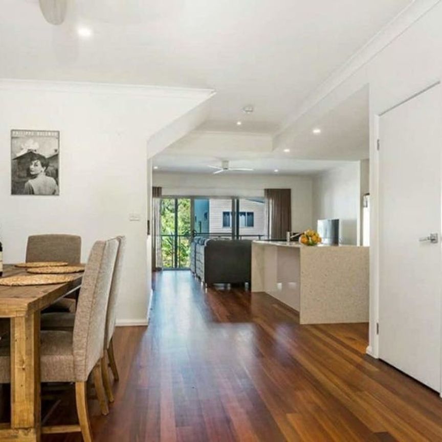 Beautiful Fully Furnished Townhouse - Forest Glades - Photo 1