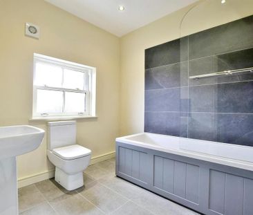 3 bedroom terraced house to rent - Photo 6