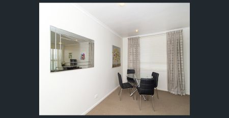 Live on Top of the World – Fully Furnished Unit with Stunning Escarpment Views! - Photo 3