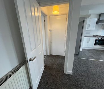 1 Bed Flat, Shooters Hill Road, SE3 - Photo 4