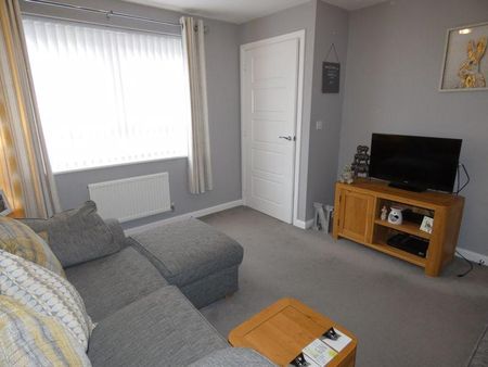 2 bedroom terraced house to rent - Photo 2