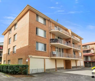 "Neat Riverpark Unit" - Photo 1