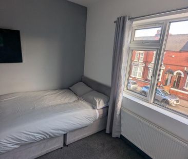 1 bedroom in a house share to rent - Photo 6