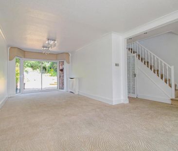 3 bedroom detached house to rent - Photo 2