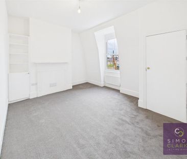 3 bedroom flat to rent - Photo 4