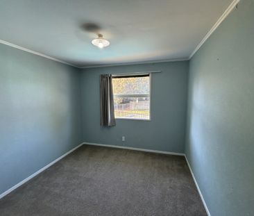 Cool down this summer in your own backyard pool - Photo 4