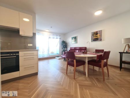 Charmante 3 Zimmer DG-Wohnung mit Terrasse in Gersthof wartet auf Sie! - Photo 4