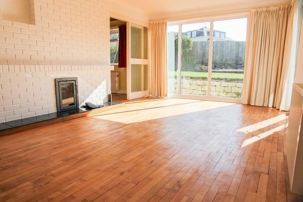 4 bedroom detached bungalow to rent - Photo 1