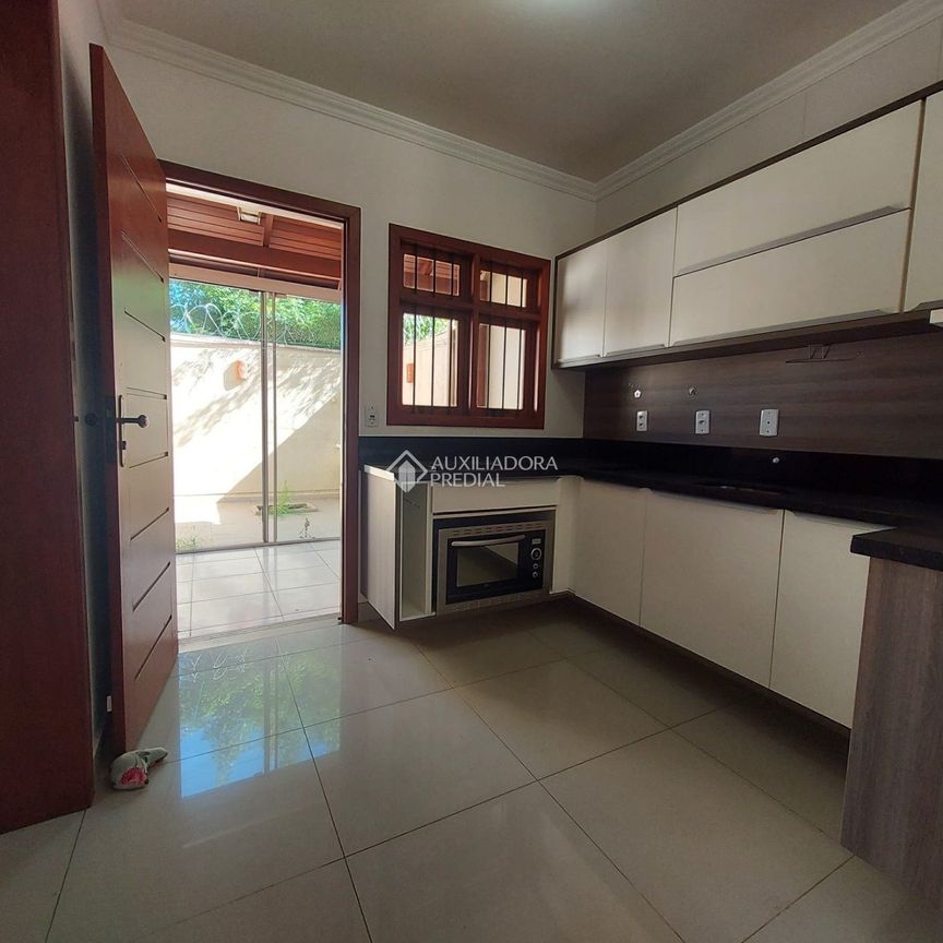 Casa com 2 quartos e 66m² para alugar em São José, Canoas. - Foto 1