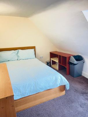 1 bedroom in a house share to rent - Photo 1