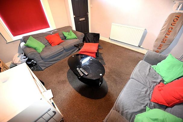 4 bedroom house to rent - Photo 1