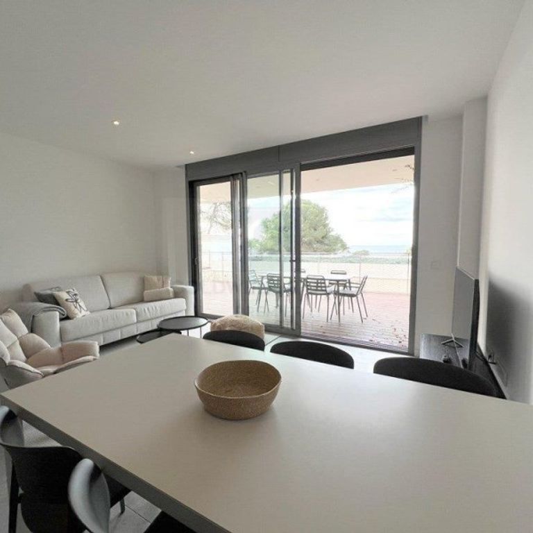 2 room luxury Apartment for rent in Salou, Spain - Photo 1