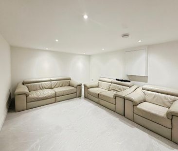 3 bedroom terraced house to rent - Photo 2