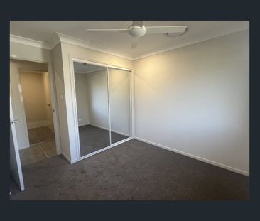 Near New Four Bedroom Family Home - Photo 4