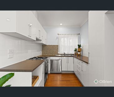 2/94 Barkly Street, Mornington, Vic 3931 - Photo 2