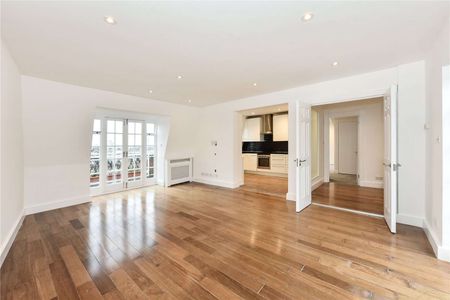 A stunning 7th floor (with lift) penthouse apartment to rent in this highly regarded period mansion block in Maida Vale. - Photo 2