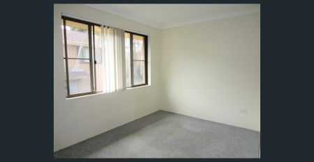 TOWNHOUSE WITH PRIVATE COURTYARD - Photo 5