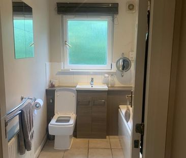 2 Bed Flat, Innellan Gardens, G20 - Photo 5