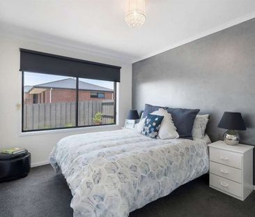 Modern unit in popular Penguin - Photo 4